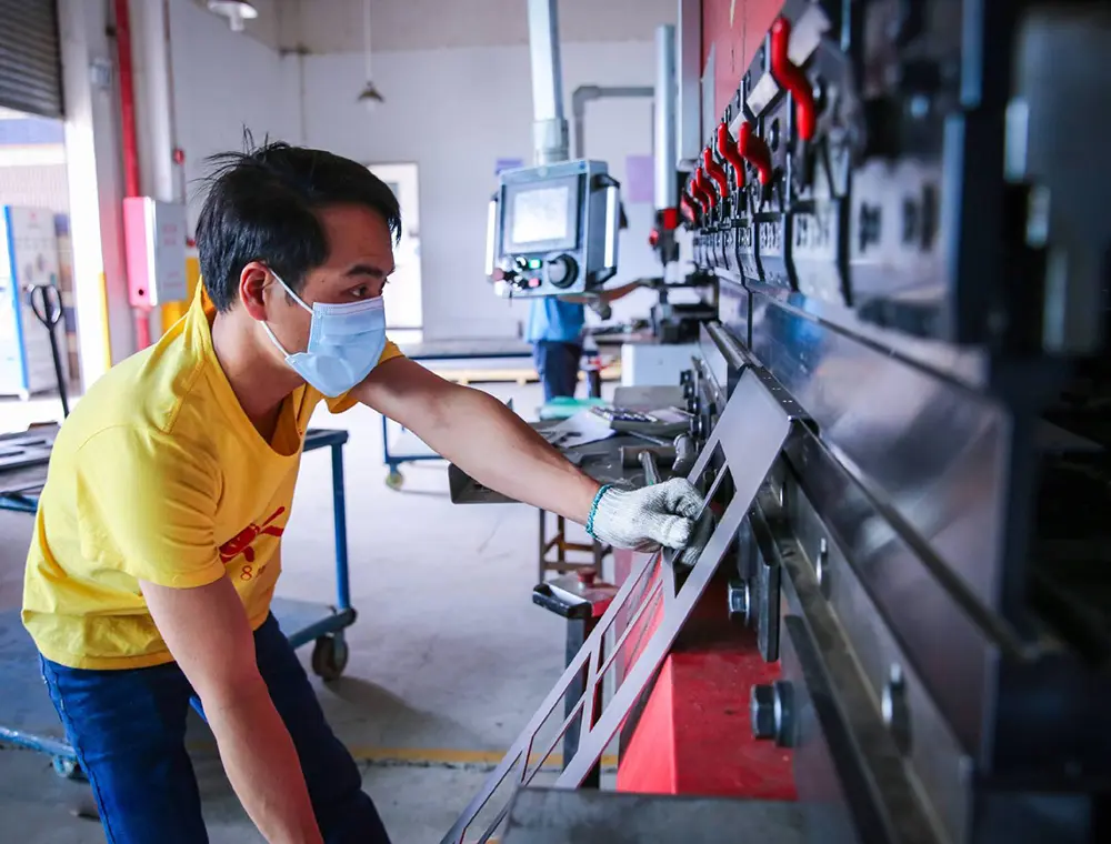 Dongji sheet metal factory China CNC bending machine press brake 12 units handling 3.2 meter workpieces at 100 ton press force