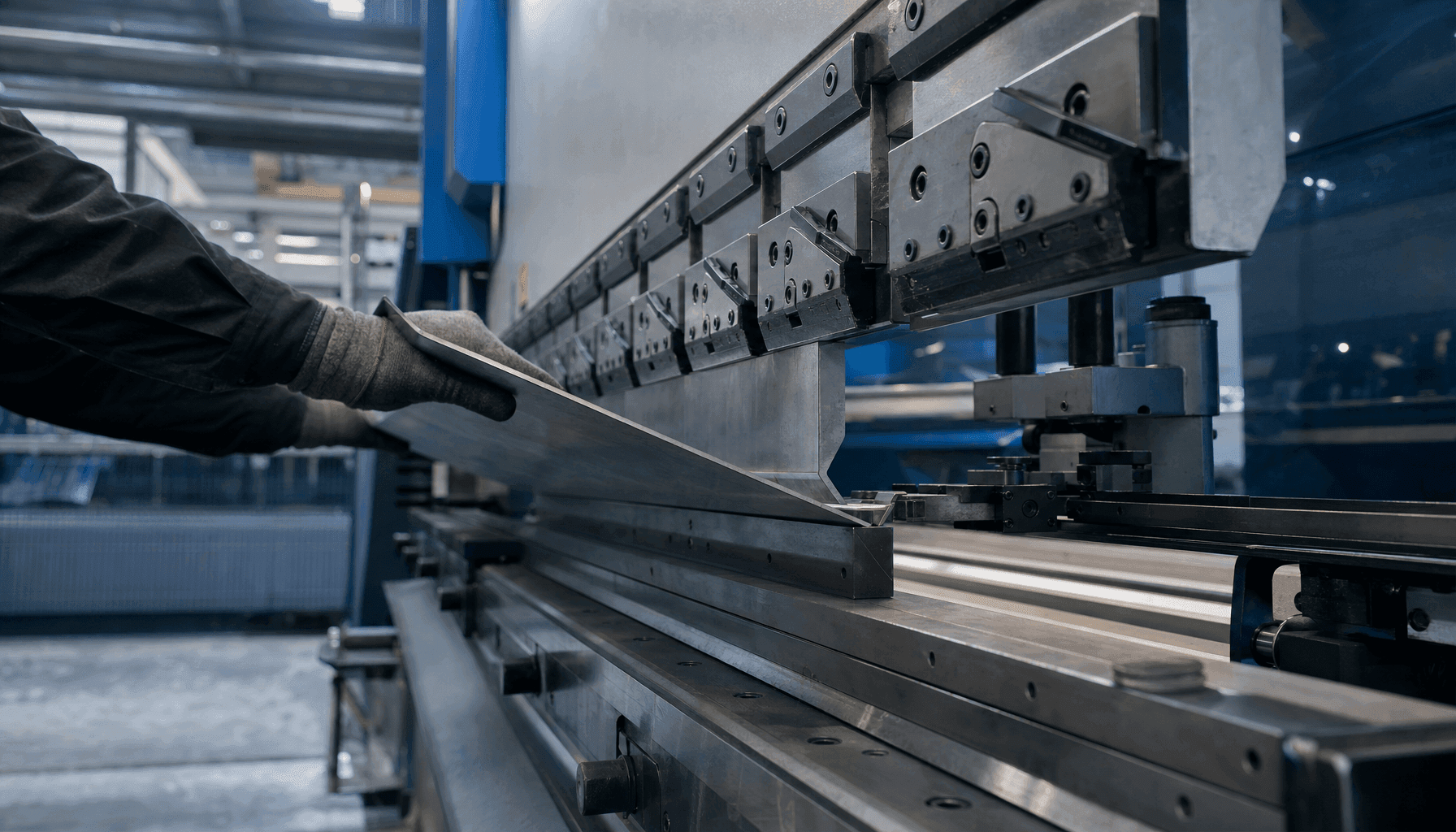 Por qué la tolerancia de plegado CNC impacta en el ensamblaje